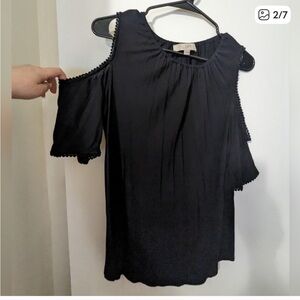 Loft cold shoulder M blouse t-shirt 🖤💫💋